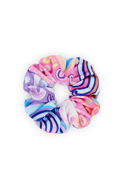 Scrunchie in Merindah Gunya Pink