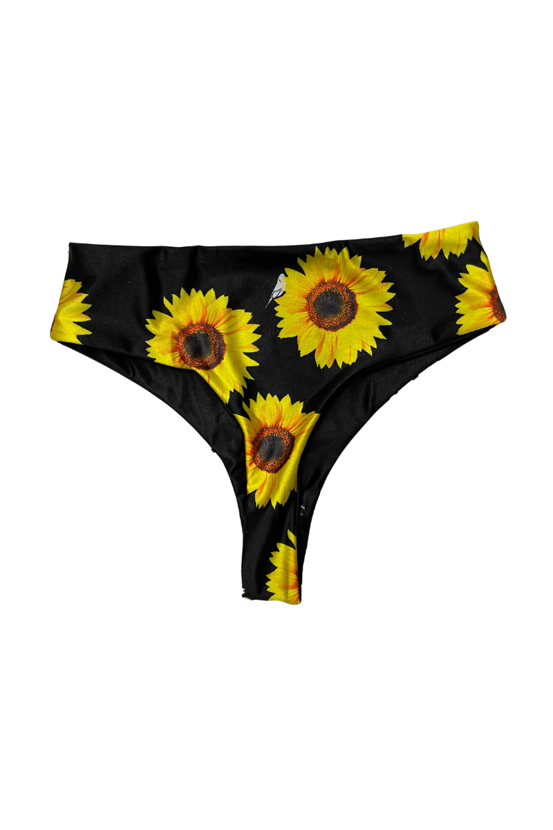 Bower Bottom in Black Sunflower
